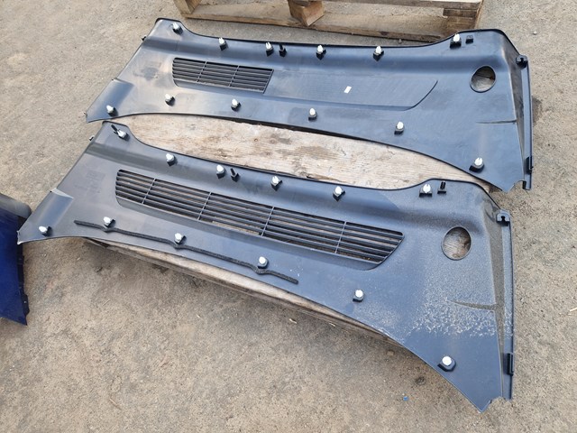 Решітка двірників 149260500B Tesla