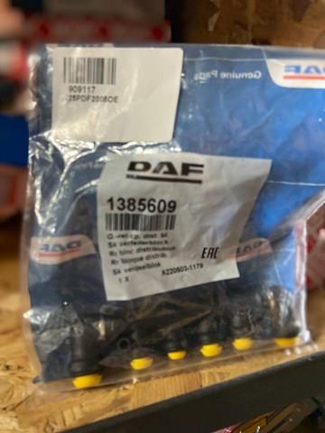 1385609 DAF 