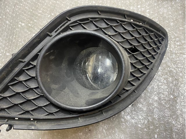 Туманка права Mercedes A0998200256 ціна, від 124.83 USD