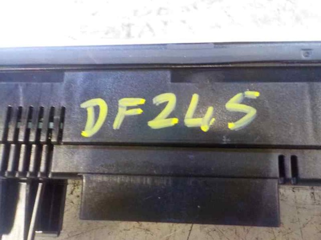 Механізм управління кондиціонером на Audi Q3  F3B