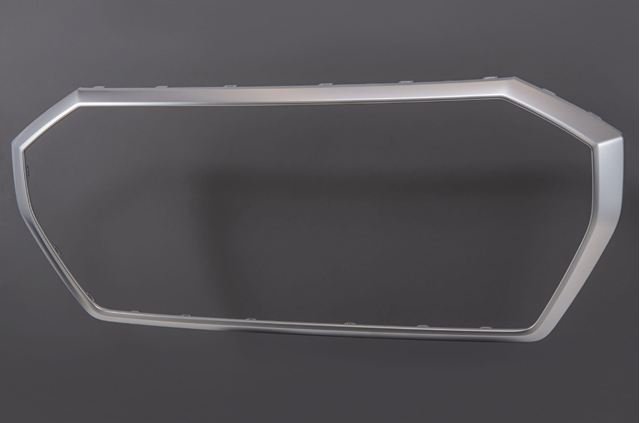 Решітка радіатора на Audi Q3  F3B