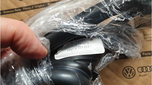 Купити 5NN839432CVNH VAG Направляюча скла рамки двері, задньої правої