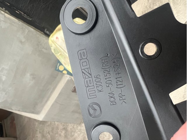 Праве кріплення переднього бампера Mazda BCKA50152B ціна, від 28.32 USD