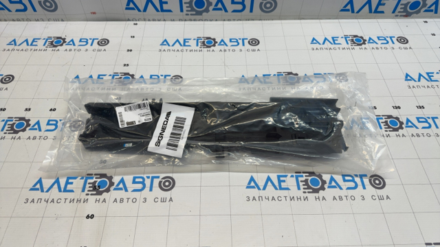 Кронштейн радіатора лівий Signeda PBM01001L