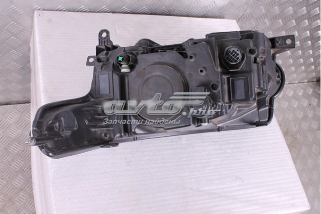 LR040673 Land Rover Фара передня права
