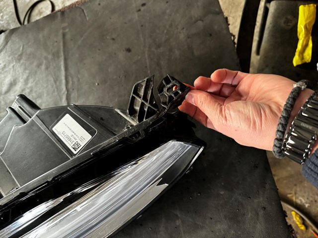31655715 Volvo Фара правая