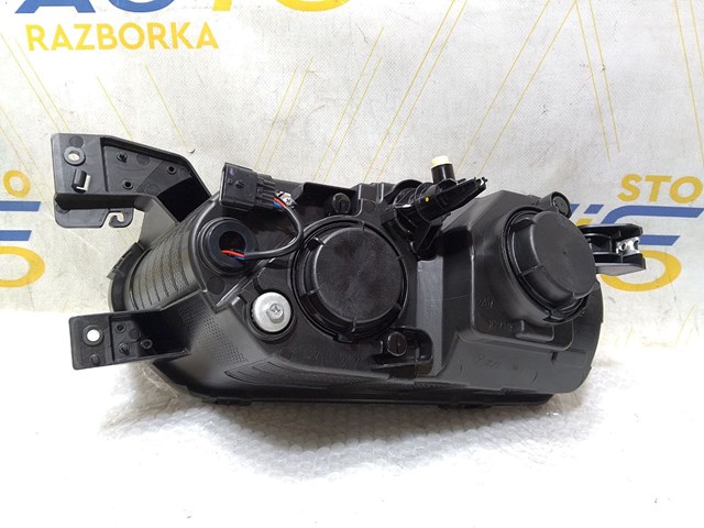 Фара передня права Renault (RVI) 260101001R