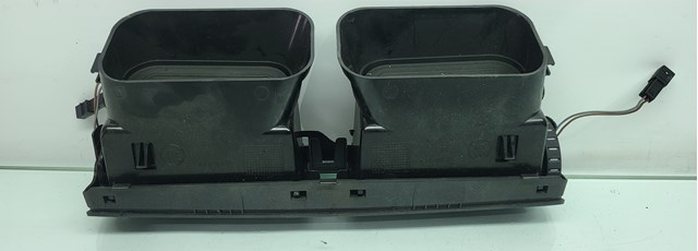 Купити 3U0820951A VAG Розподільник повітряобігріву