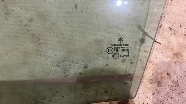 Купити 43R004529 VAG Скло задньої двері лівої