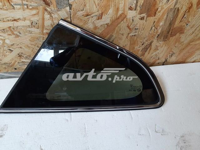 878202W000 Hyundai/Kia Стукло багажника, праве