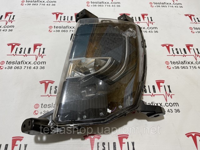 600591300I Tesla Протитуманка ліва