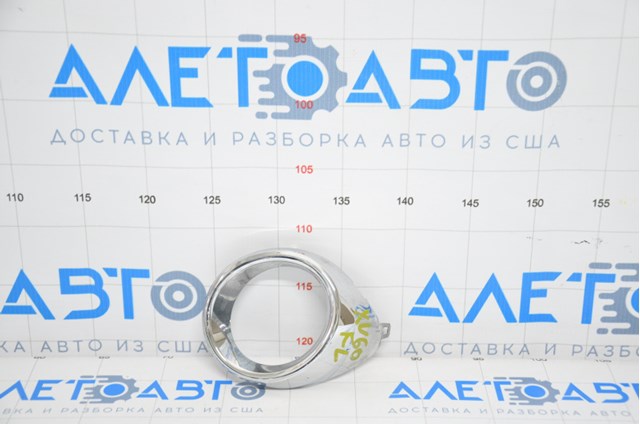 Обід (окантовка) фари протитуманної, лівої 8148233040 Toyota