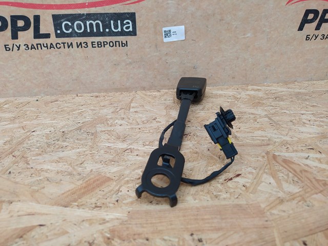 Важіль фіксатора ременя безпеки передній Peugeot/Citroen 9816315480