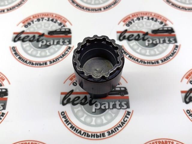Болти колісні Mercedes A0009909819