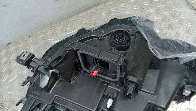 Купити 260106859R Renault (RVI) Права блок фара