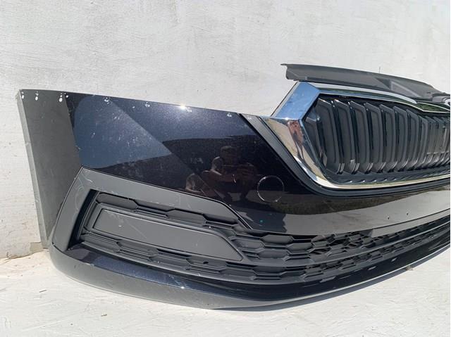 Передній бампер 5E3807221 VAG