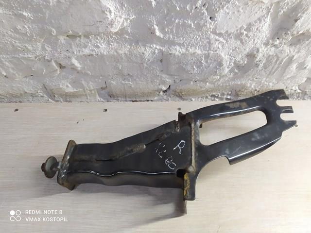 Кронштейн підсилювача переднього бампера Volvo 31329436 ціна, від 42.26 USD