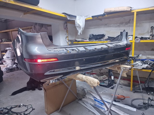 A1668855600 Mercedes 