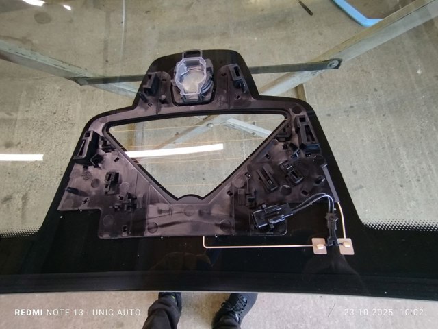 727121215R Renault (RVI) Автомобільне скло