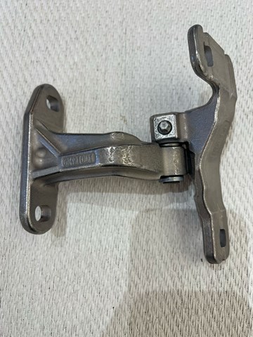 Купити A9107201600 Mercedes Петля передніх дверей, правих