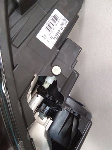 Фара права 9816824780 Peugeot/Citroen