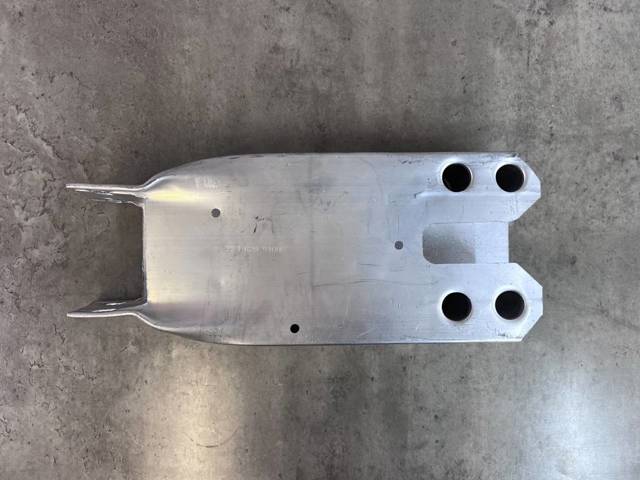 Кронштейн підсилювача переднього бампера Mercedes A2236205400