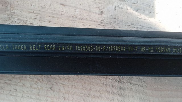 109050300F Tesla Ущільнювач скла задніх дверей лівих, внутрішній (планка)