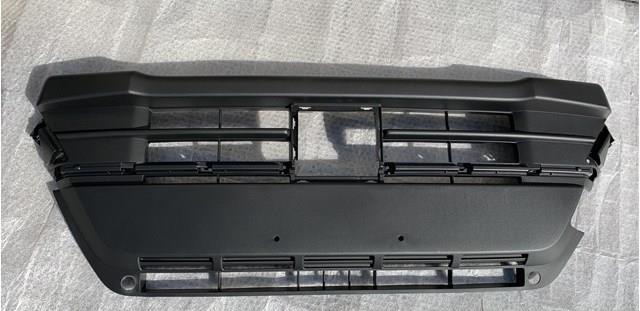 Решітка переднього бампера, центральна Suzuki 7172186R005PK ціна, від 126.98 USD