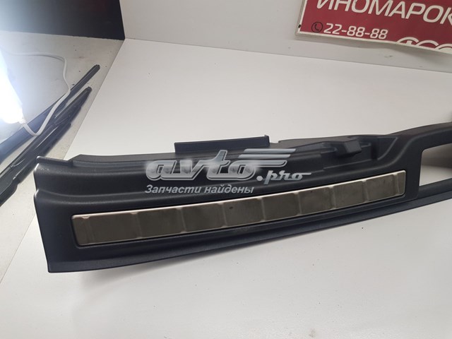 Облицювання задньої панелі багажника Volvo 31440884