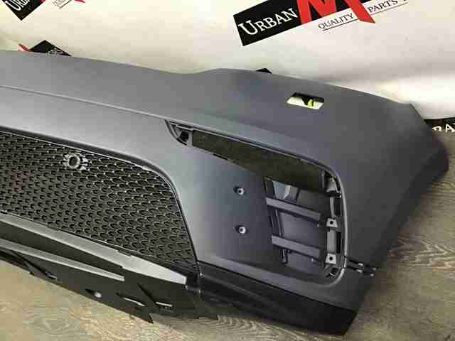 Передній бампер LR137945 Land Rover