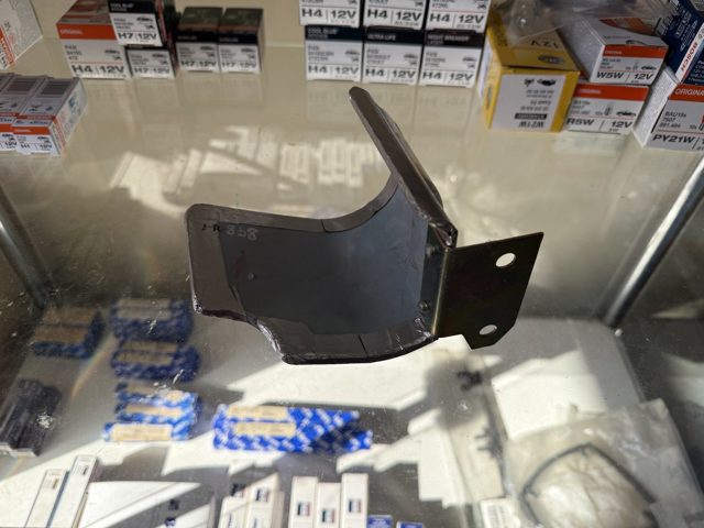  AR858 Ari-is