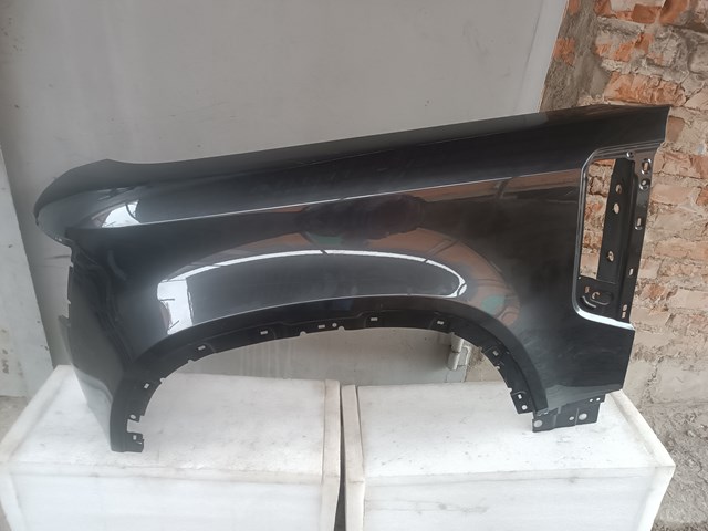 Крило переднє ліве LR131387 Land Rover