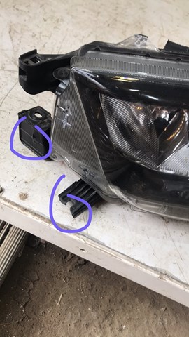 811500KJ71 Toyota Фара дальнього світла в зборі