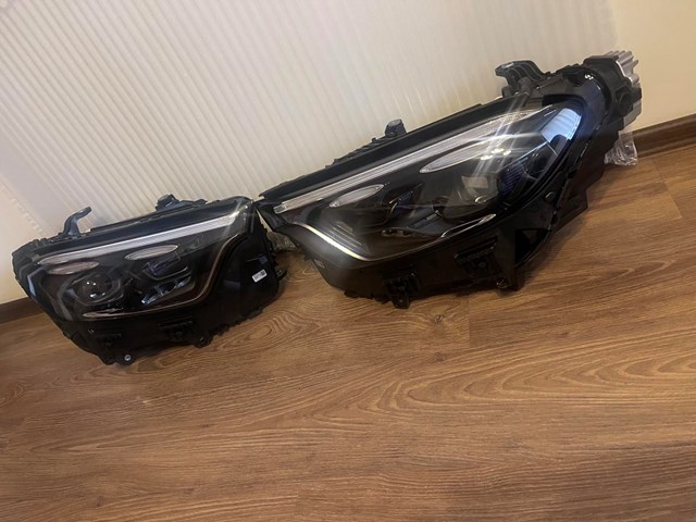 Купити A2549064701 Mercedes 
