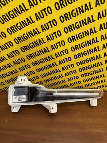 VA4051060 Mazda Протитуманки, ліваі, права