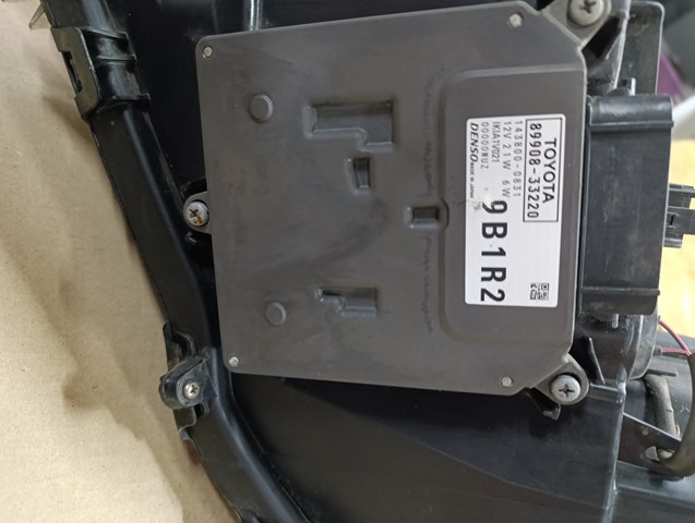 Лампа-фара, ліва/права 8114533G00 Toyota