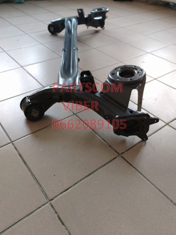 Балка задня 551002V500 Hyundai/Kia