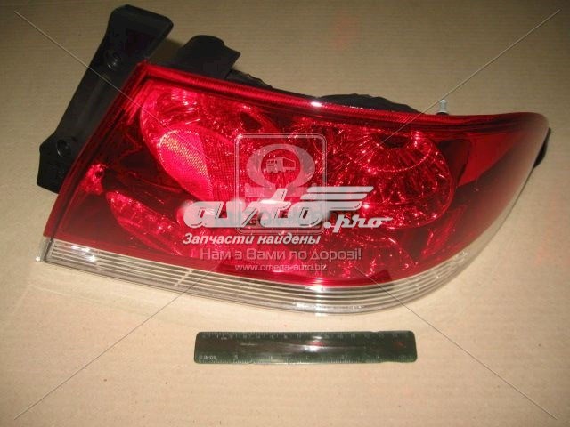 Купити 11A659012B TYC Задня права фара