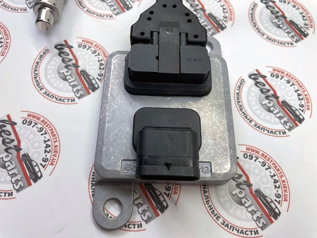 Купити A000905851187 Mercedes Датчик оксидів азоту NOX, задній