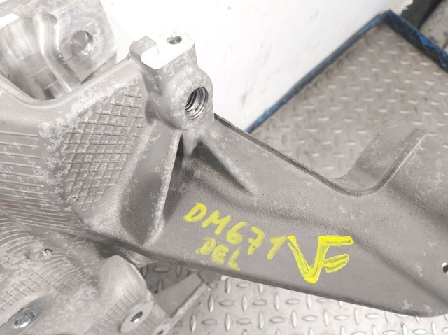 LR145249 Land Rover Передня балка