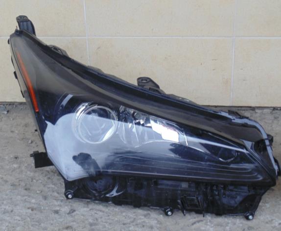 Фара правая Toyota 8114578050 ціна, від 223.18 USD