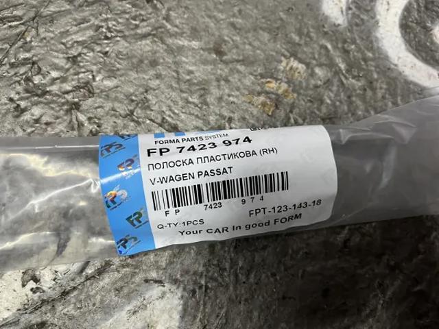 FP7423974 FPS Молдинг заднього бампера, правий