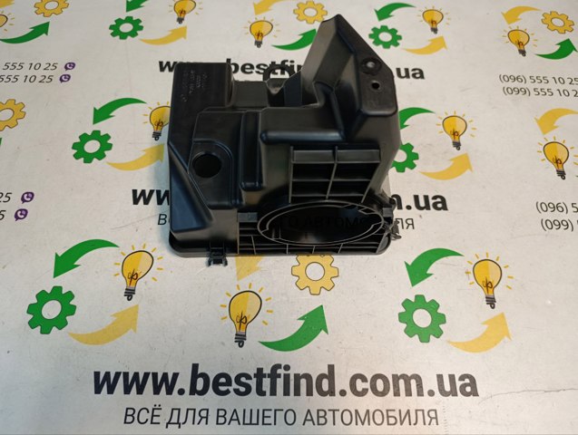 Купити PY8W133AYA Mazda Корпус повітряного фільтра, нижня частина