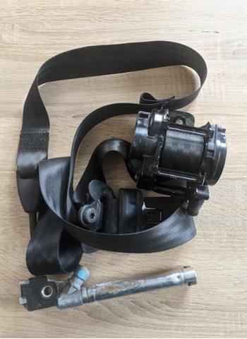 Пасок безпеки передній правий Ford LJ6Z78611B08AB ціна, від 25.34 USD