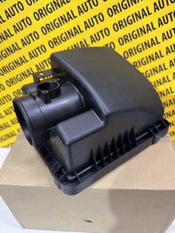 PY8W133AX Mazda Корпус повітряного фільтра, верхня частина