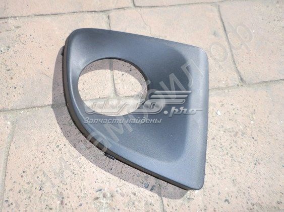 Заглушка/ решітка протитуманних фар бампера переднього, права T112803574 Chery
