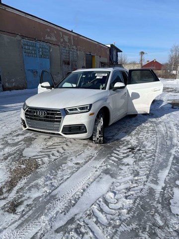  Днище багажника/ніша запасного колеса Audi Q5 