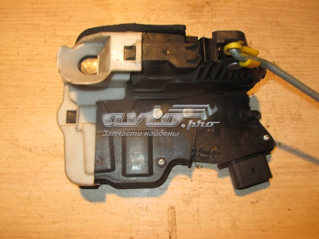 814102T010 Hyundai/Kia Замок задніх дверей, лівих