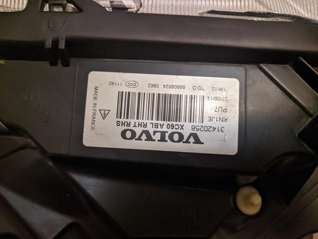 Купити 31420258 Volvo Права блок фара
