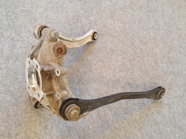 Розтяжка задньої підвіски Porsche 7P0501529